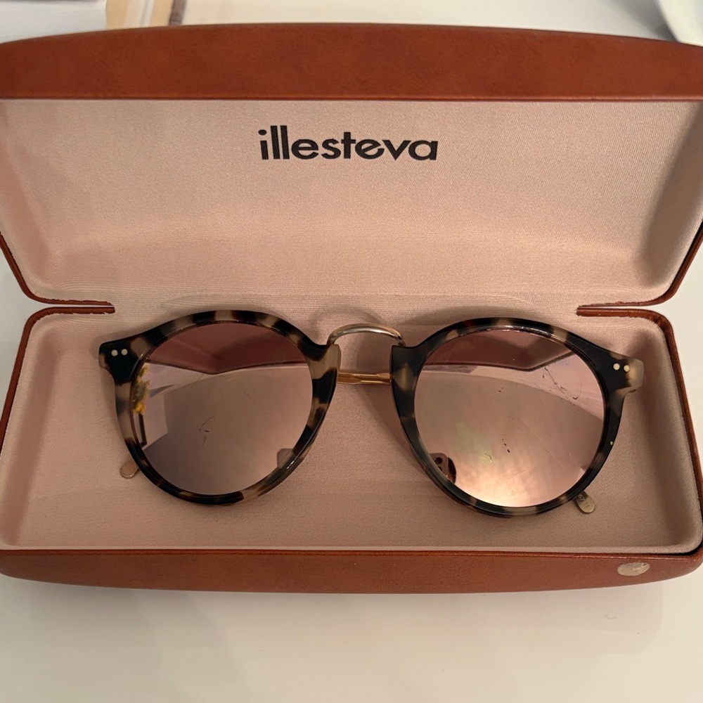 Illesteva Brown Tortoise Sunglasses